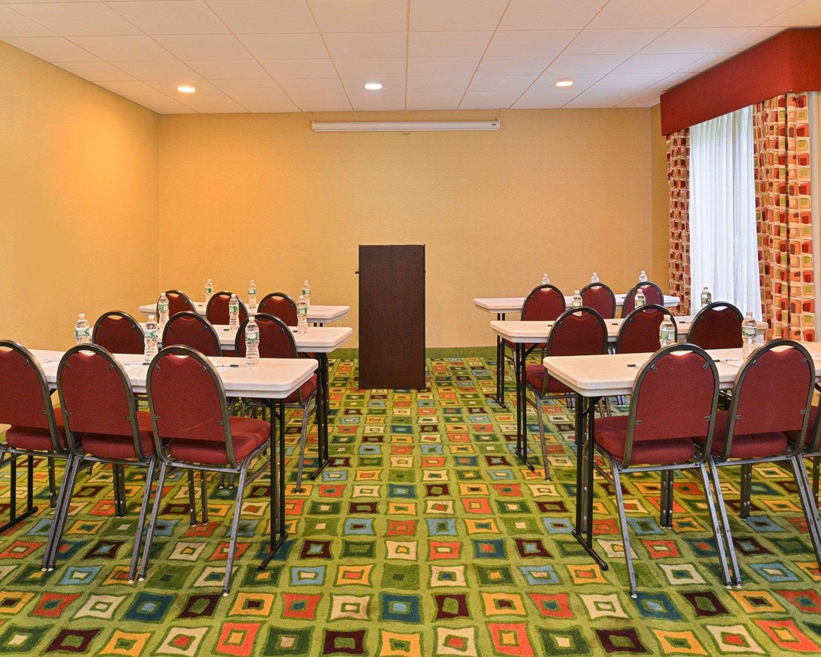 Quality Suites Stratford Ngoại thất bức ảnh